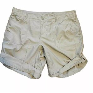The North Face Size 16 Khaki Nylon Outdoor Shorts